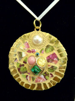 Melissa's Motifs Pique Assiette Mosaic Pendant