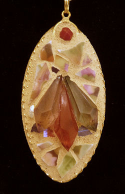 Melissa's Motifs Pique Assiette Mosaic Pendant